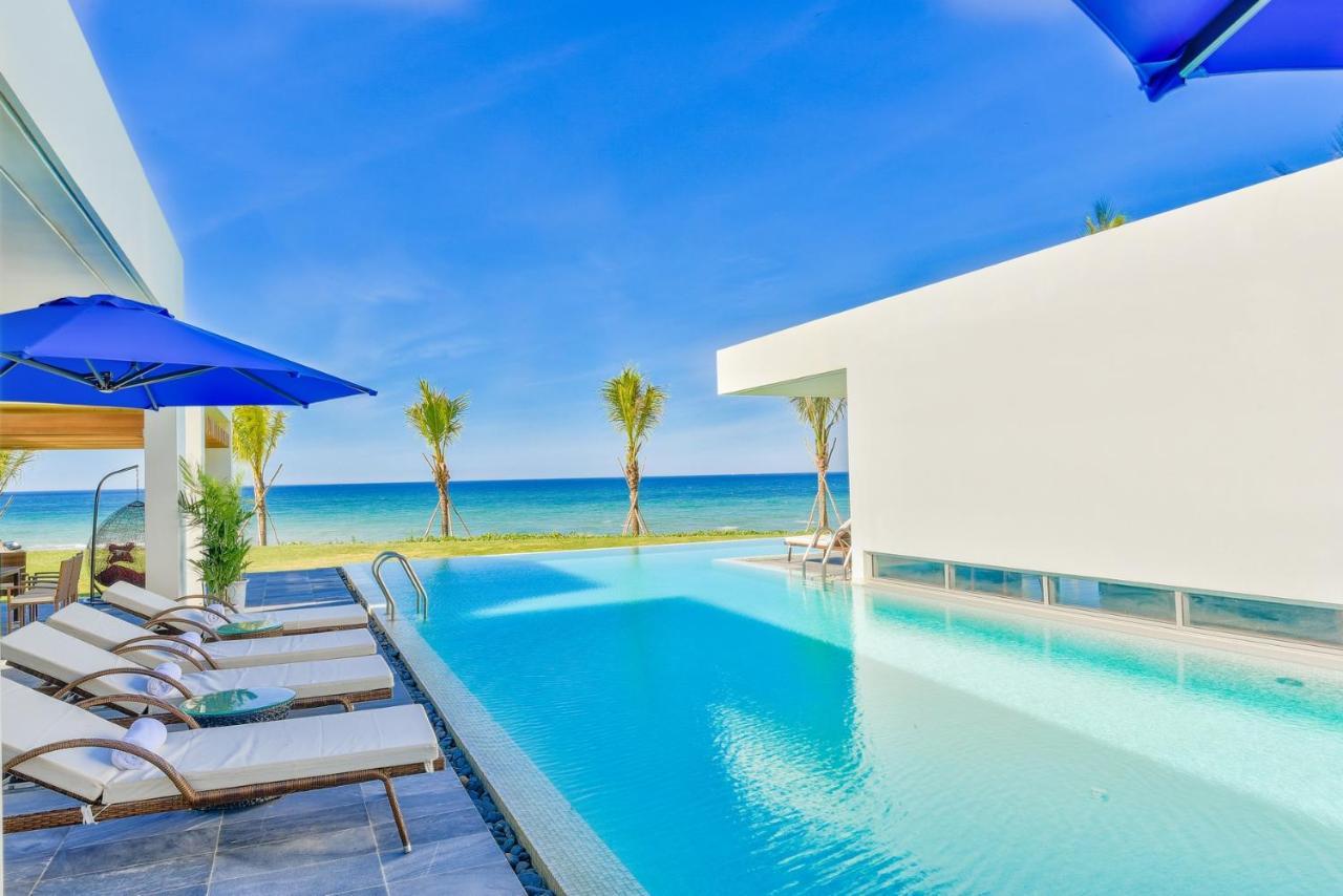 Deluxe Ocean Villa Along The Beach Da Nang Exteriör bild