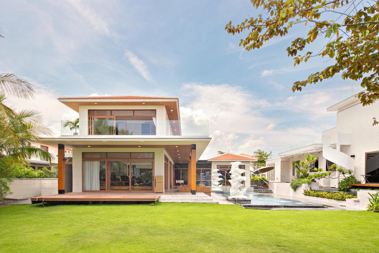 Deluxe Ocean Villa Along The Beach Da Nang Exteriör bild
