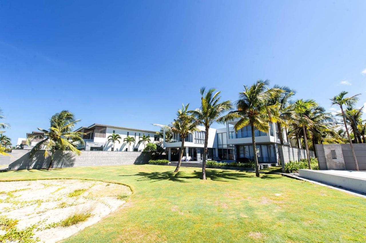Deluxe Ocean Villa Along The Beach Da Nang Exteriör bild