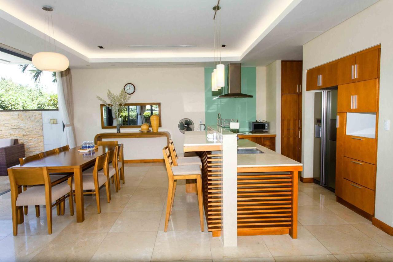 Deluxe Ocean Villa Along The Beach Da Nang Exteriör bild