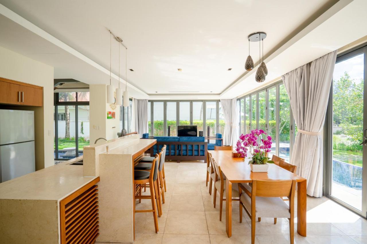 Deluxe Ocean Villa Along The Beach Da Nang Exteriör bild