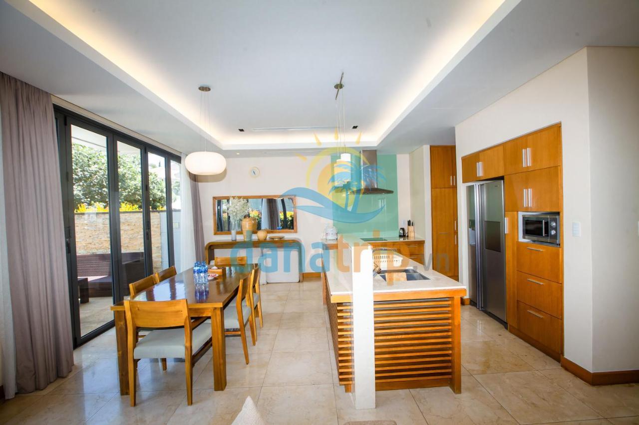 Deluxe Ocean Villa Along The Beach Da Nang Exteriör bild