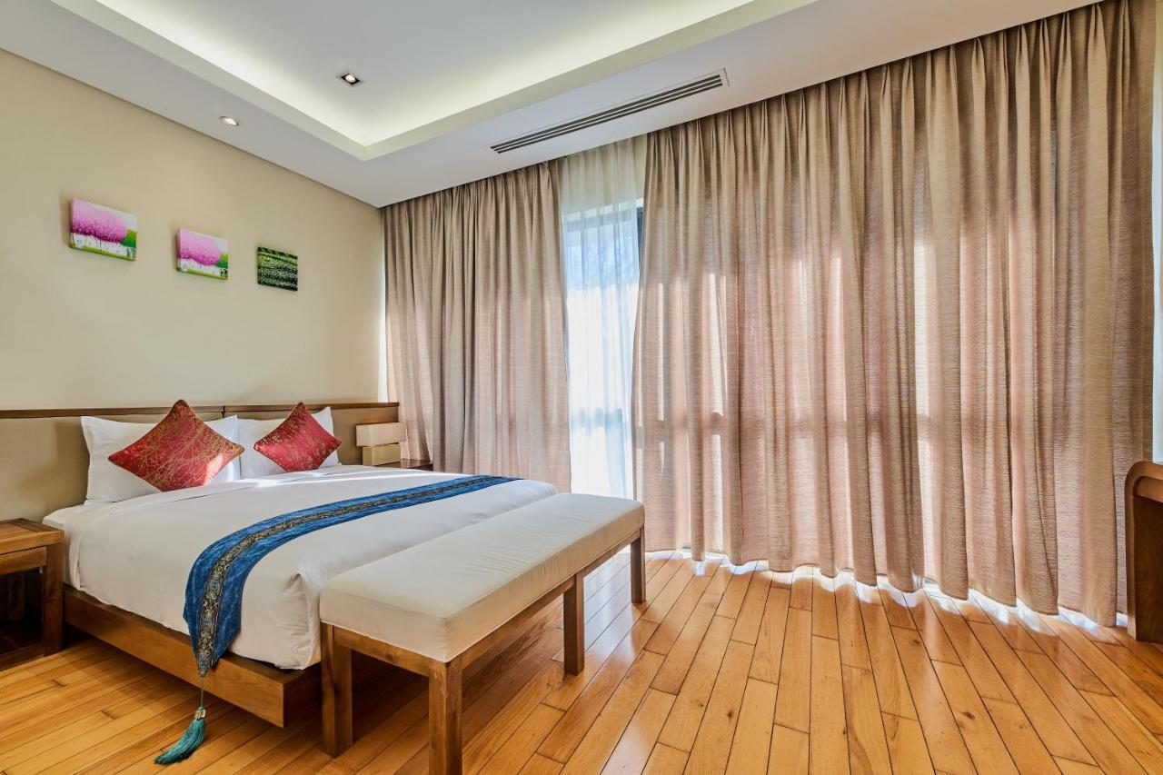 Deluxe Ocean Villa Along The Beach Da Nang Exteriör bild
