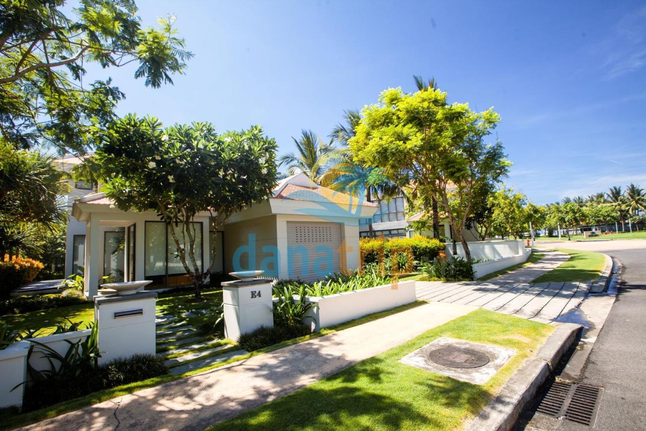 Deluxe Ocean Villa Along The Beach Da Nang Exteriör bild