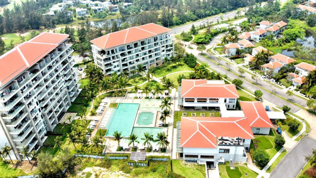 Deluxe Ocean Villa Along The Beach Da Nang Exteriör bild