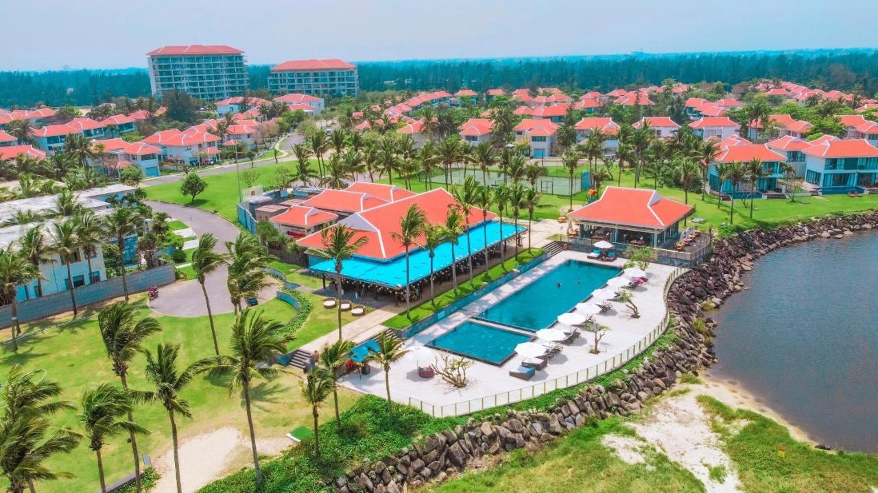 Deluxe Ocean Villa Along The Beach Da Nang Exteriör bild