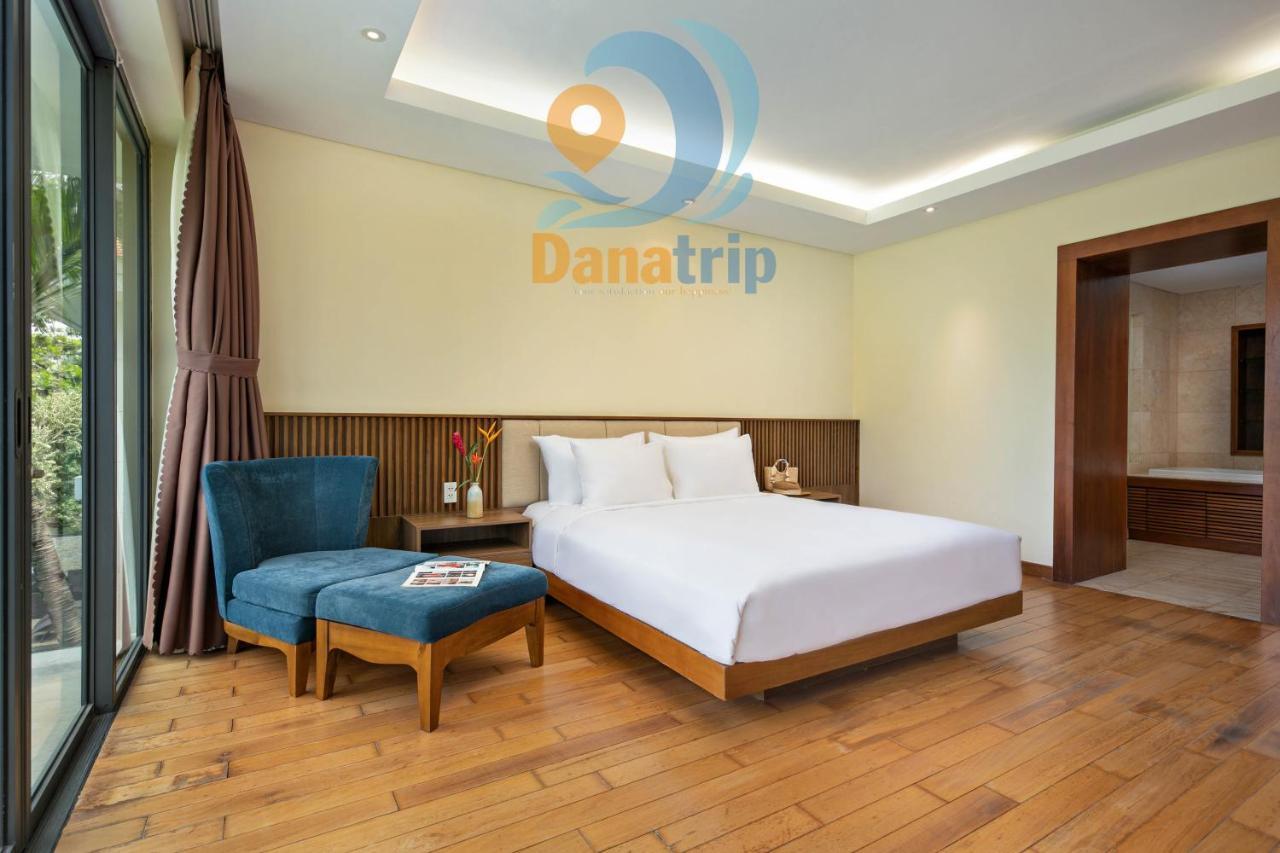 Deluxe Ocean Villa Along The Beach Da Nang Exteriör bild