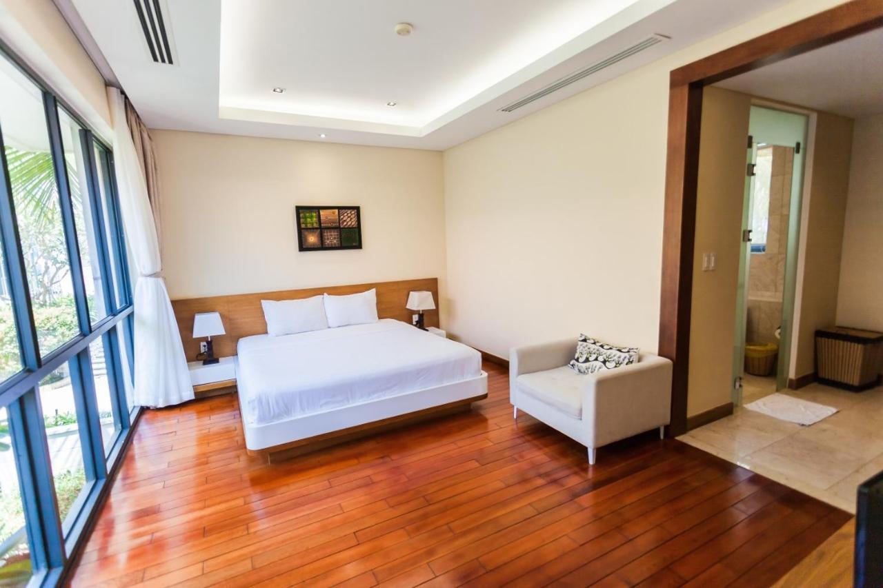 Deluxe Ocean Villa Along The Beach Da Nang Exteriör bild