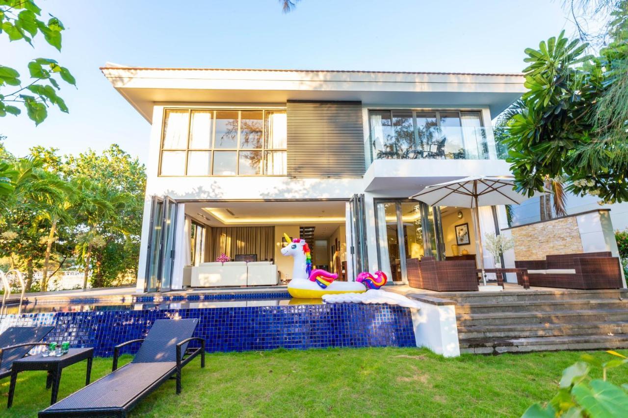 Deluxe Ocean Villa Along The Beach Da Nang Exteriör bild