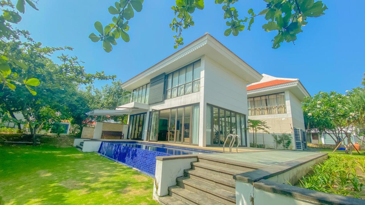 Deluxe Ocean Villa Along The Beach Da Nang Exteriör bild