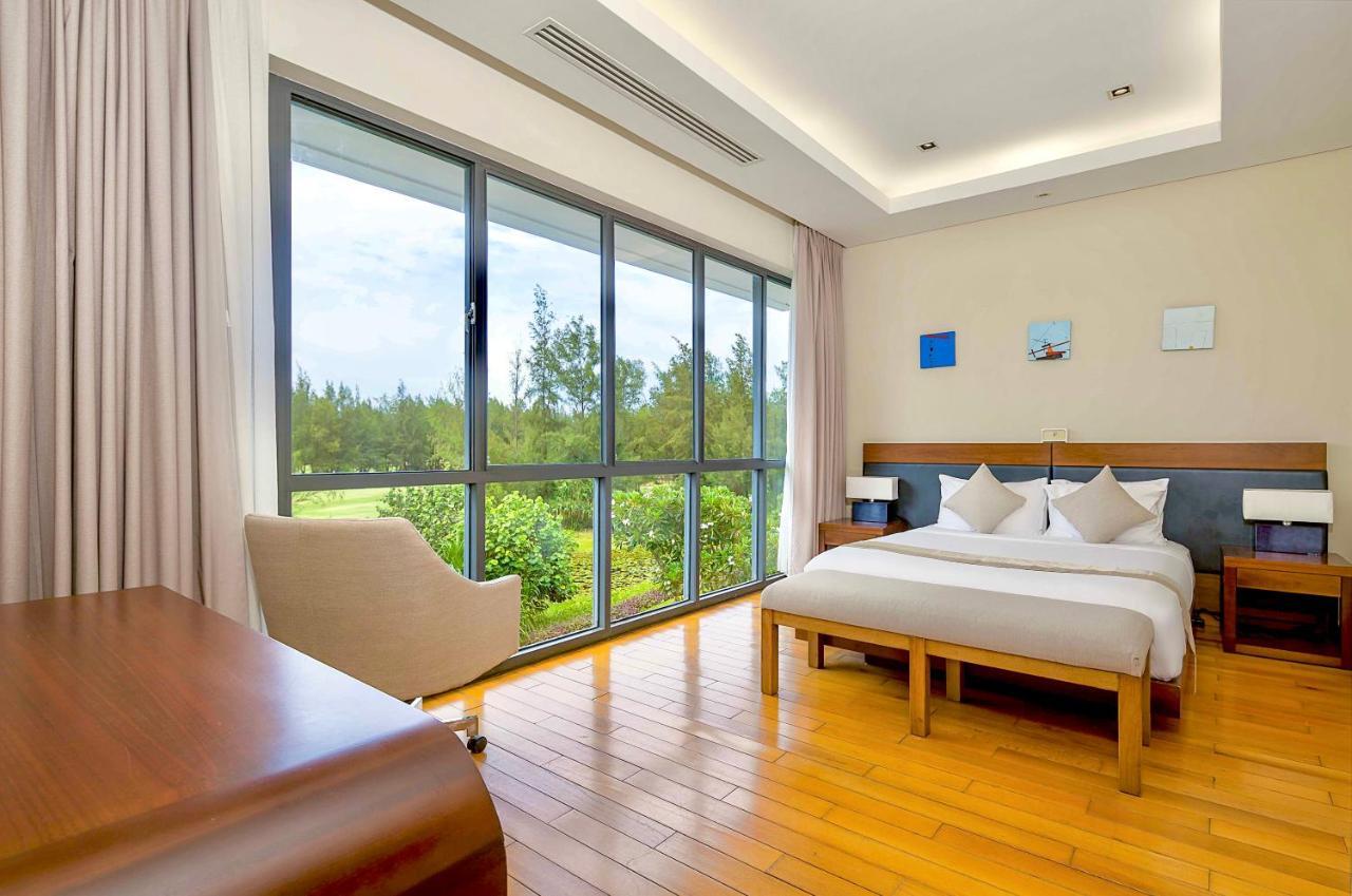 Deluxe Ocean Villa Along The Beach Da Nang Exteriör bild